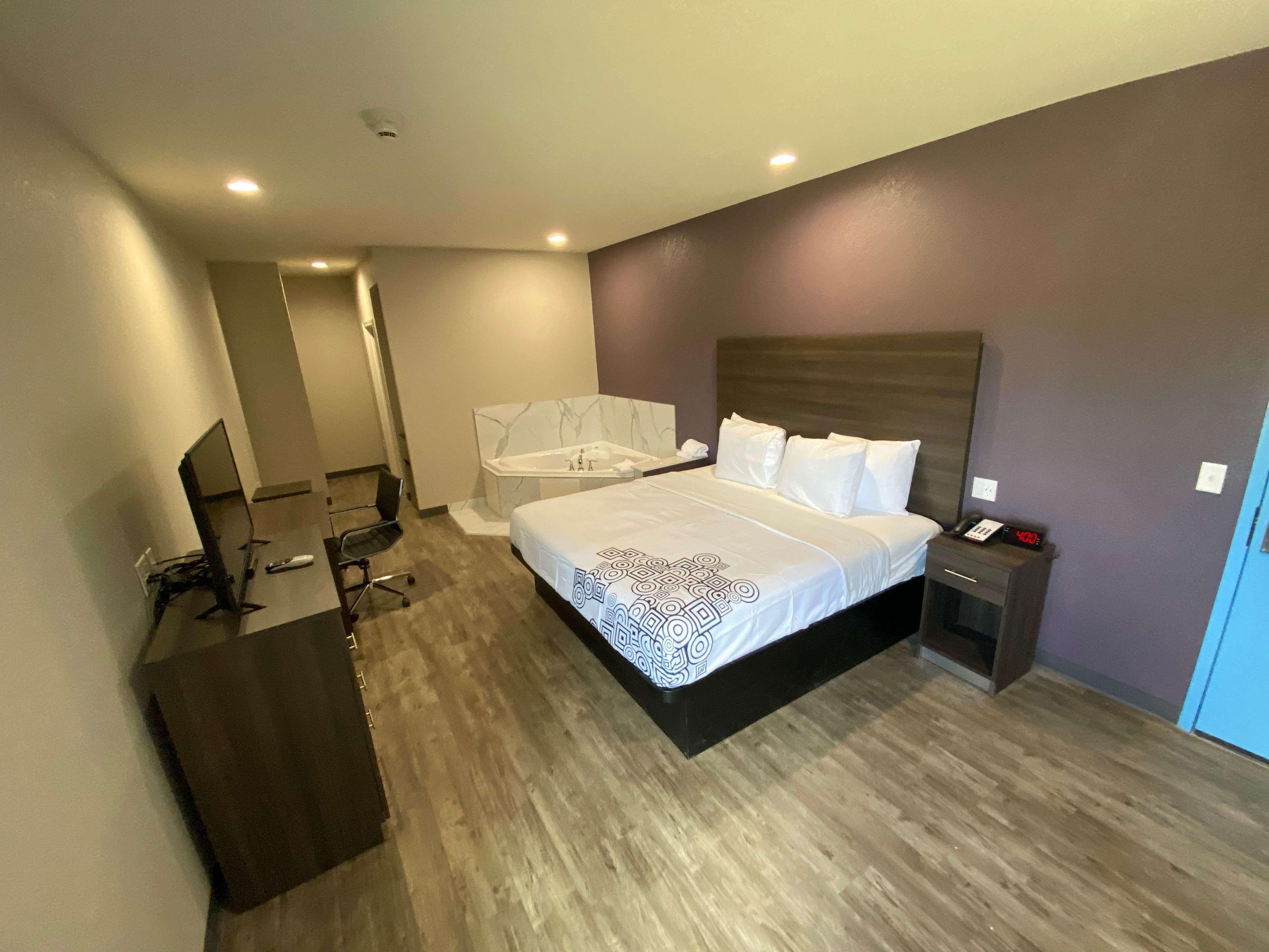 Surestay Plus Hotel By Best Western Ada Buitenkant foto
