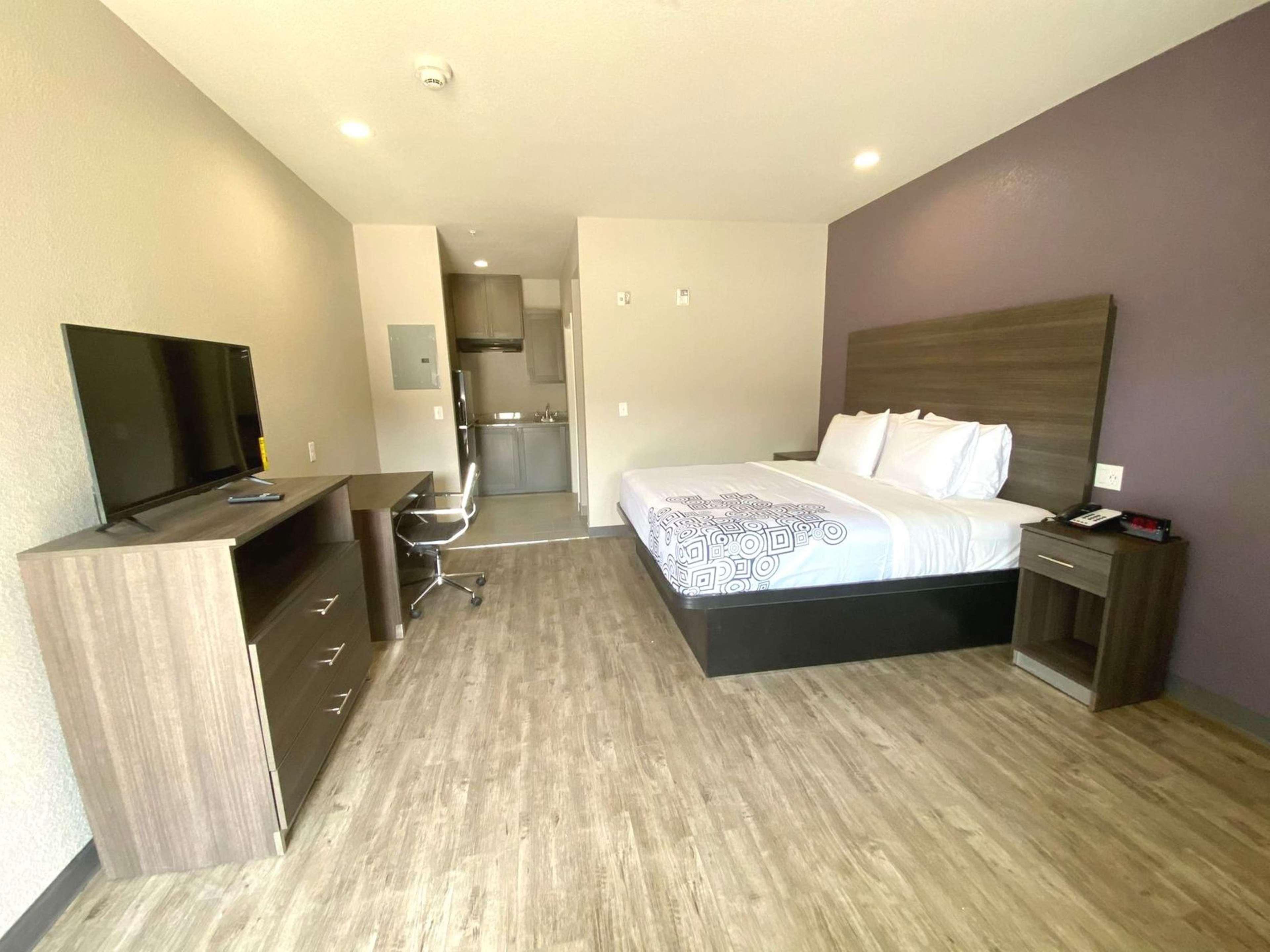 Surestay Plus Hotel By Best Western Ada Buitenkant foto